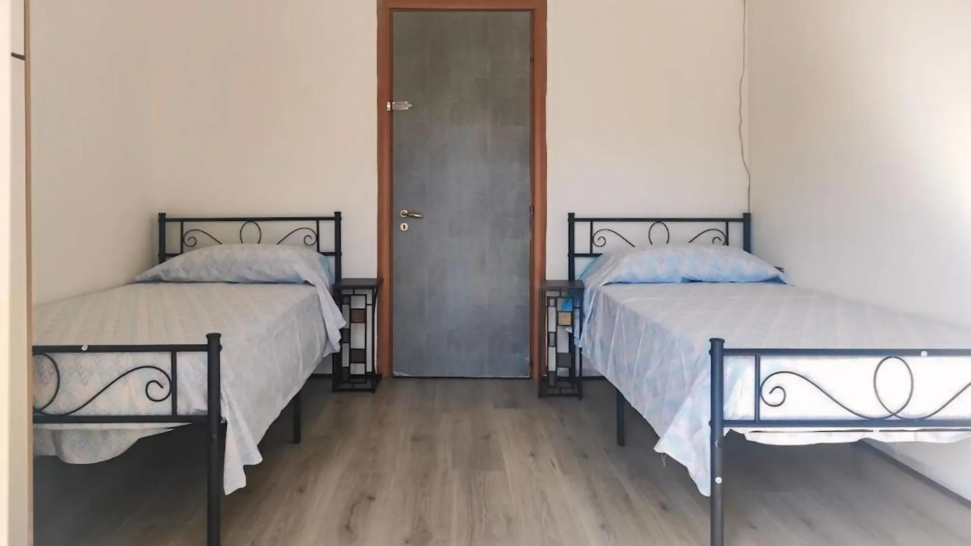 Tra I Giardini Della Scalinata Di San Gennaro Apartment Naples