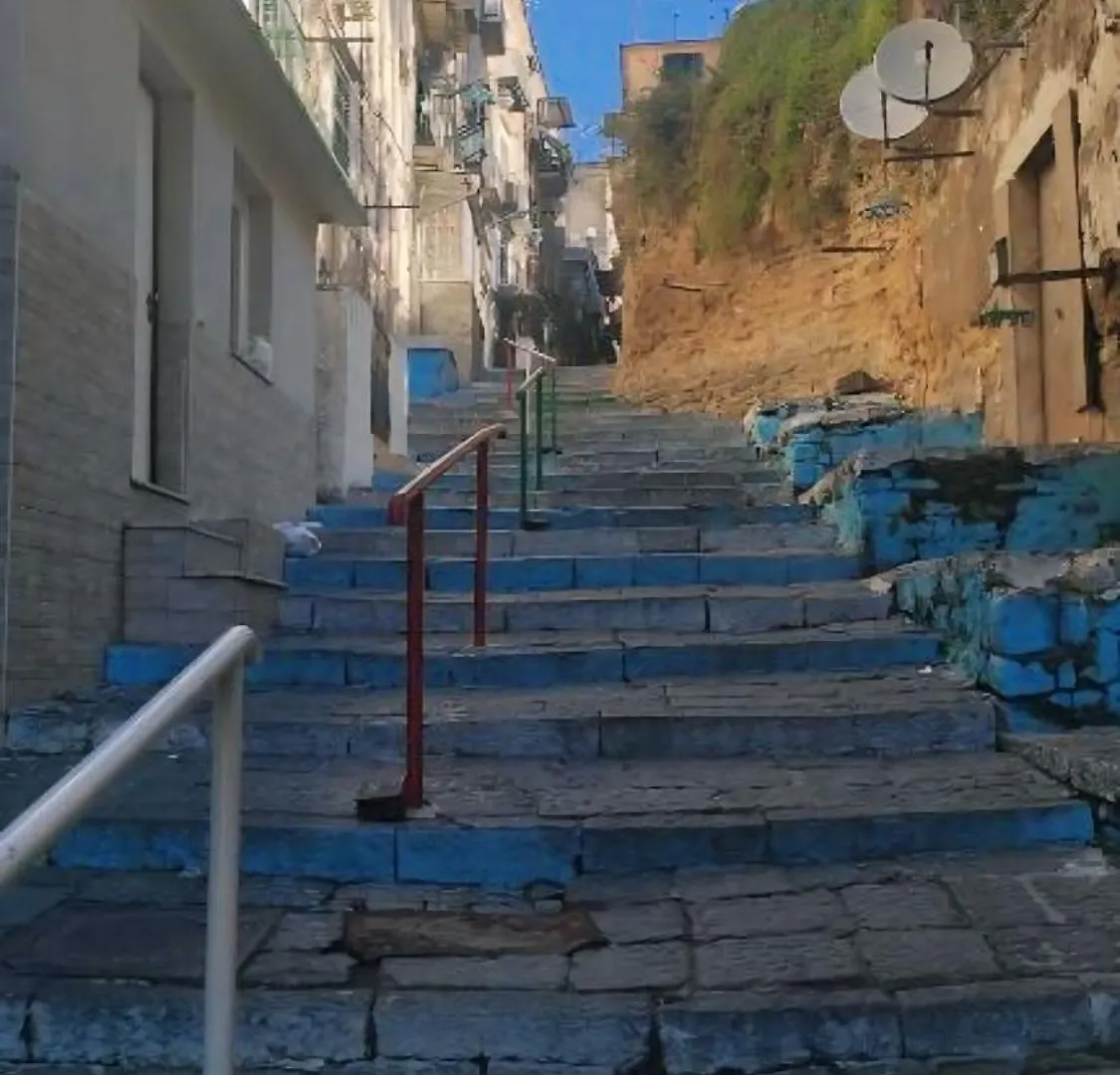 Tra I Giardini Della Scalinata Di San Gennaro Apartment Naples