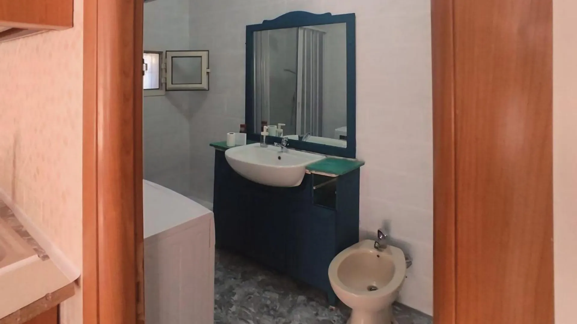 Tra I Giardini Della Scalinata Di San Gennaro Apartment Naples